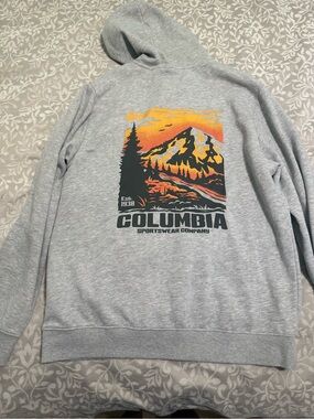 Columbia Men's Gray Graphic Hoodie with Sunset Mountain Print